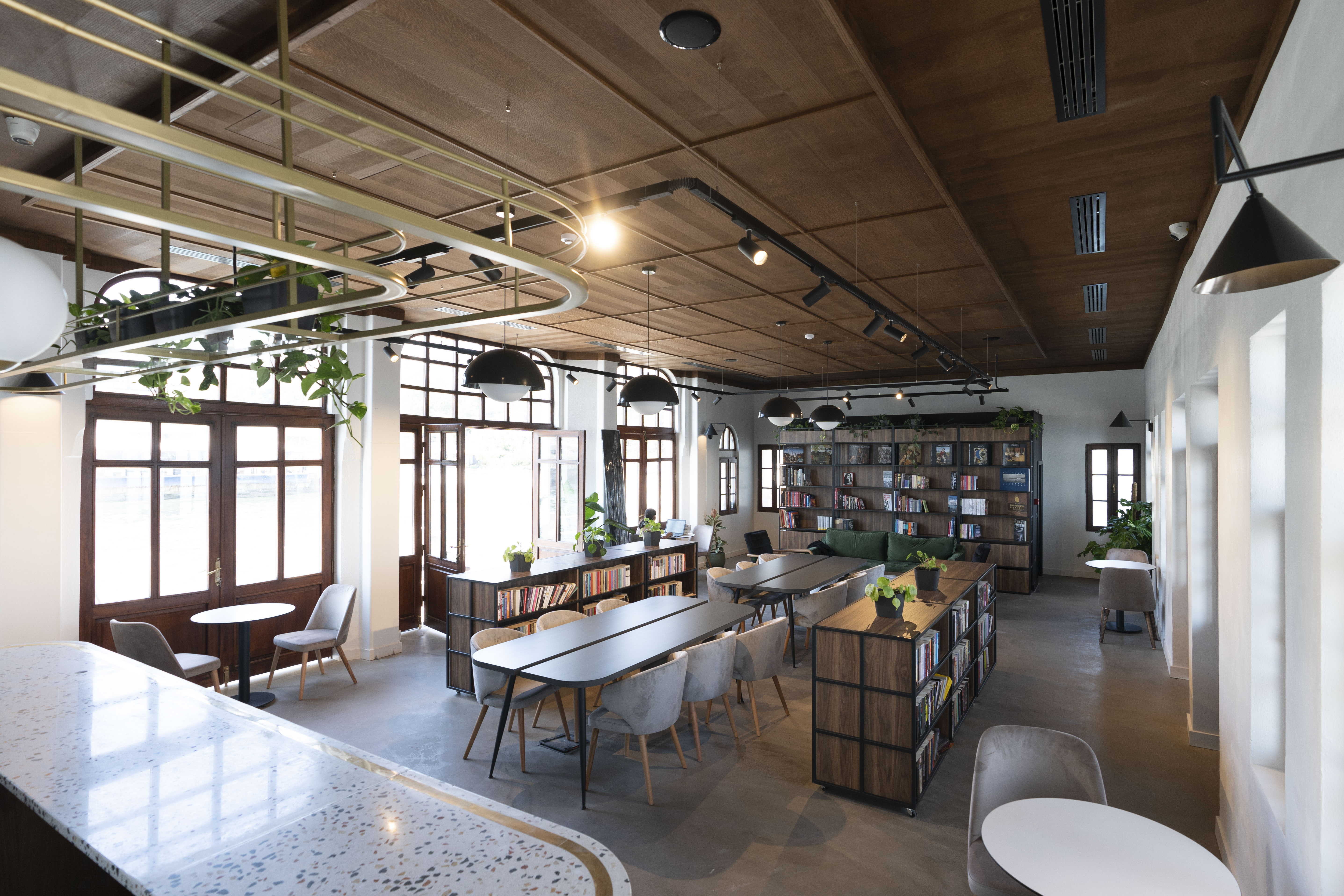 İBB Miras Mahir Polat Ekrem İmamoğlu Moda İskele Kütüphanesi